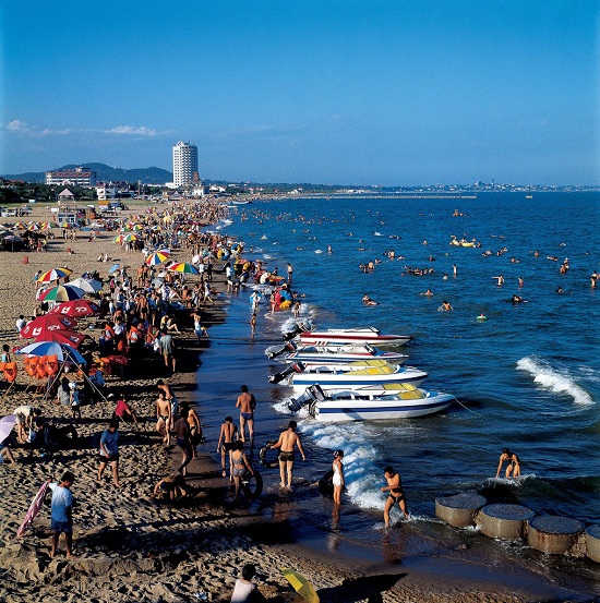 我在北京,有两天假期,想去个临近的城市旅游,去