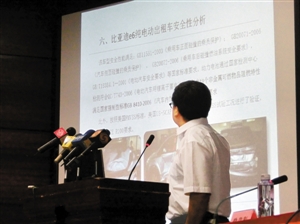 为什么法官不问原告是否同意调解呢?只是问了