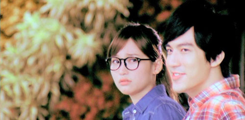 金莎《爱的魔法》MV首播 精湛演技阐释丑女