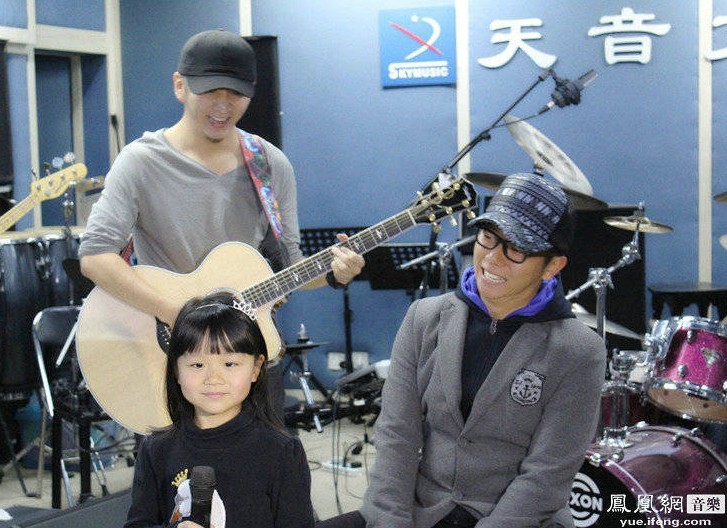 郝云光棍节演唱会倒计时 胡海泉弃搭档鼎力支