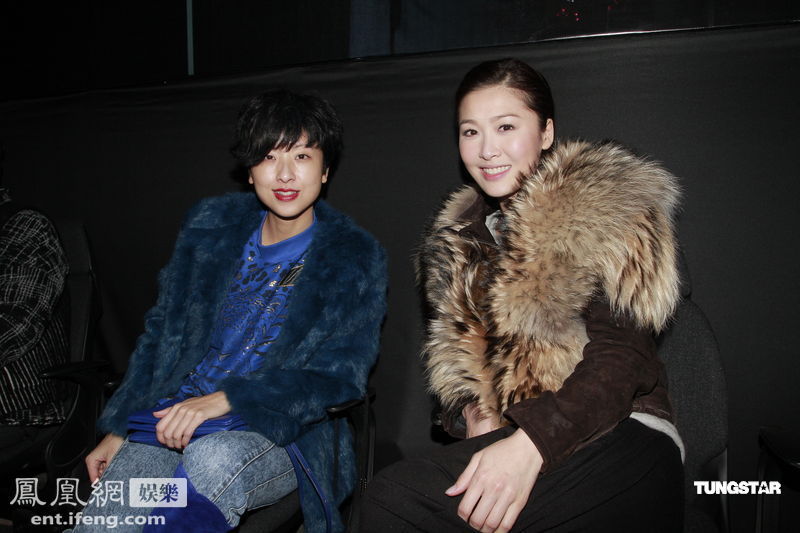 黄伟文演唱会星光熠熠 容祖儿台上性感热舞[高