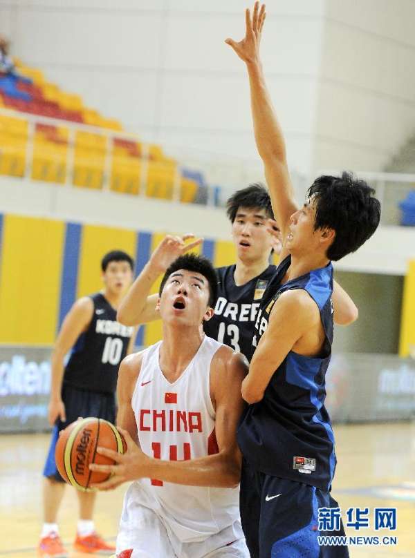 （体育）（11）篮球——亚洲U18青年篮球锦标赛：中国胜韩国晋级八强