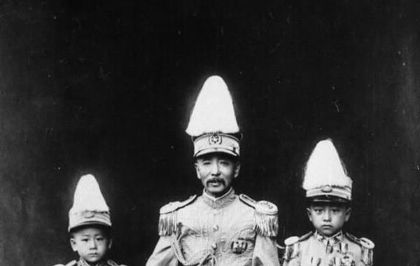 张作霖怒斥部下吃民众粮:妈了个巴子 再有就枪毙_山东频道_凤凰网