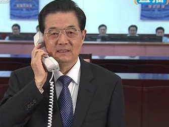 天宫神九报道：胡锦涛开启“天地通话”