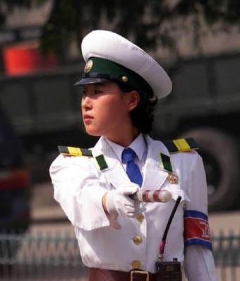为什么朝鲜女人不能穿裤子(4\/11)