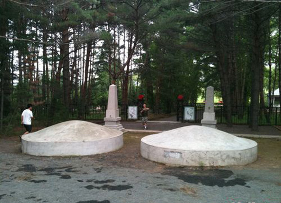 东北神秘公墓:戒备森严 只许日本人进