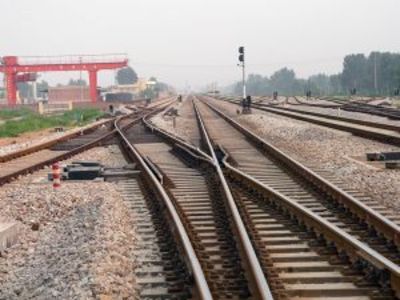 铁路增电商快递专列 成本比飞机低一半