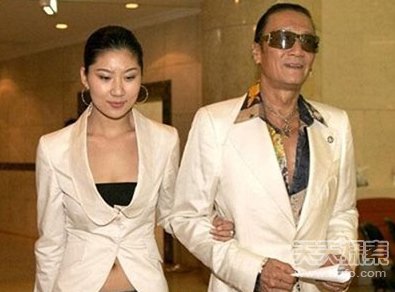 52岁辛晓琪男友小20岁 盘点爱谈姐弟恋的女星