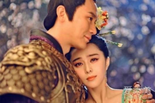 范冰冰张馨予莫小棋 李晨女友全是大胸+锥子脸