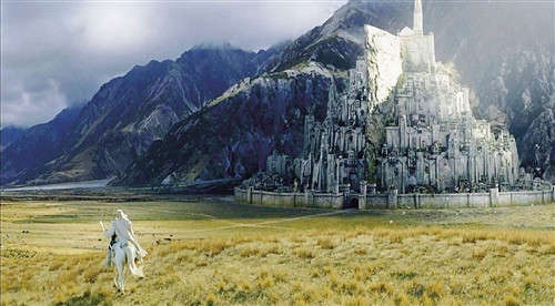 杰克逊执导的《指环王》中刚铎的城堡"米那斯提力斯"(又称白城)按照1