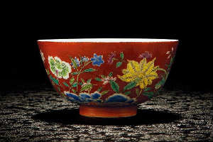 珐琅彩瓷：紫禁城里的奇珍瑰宝