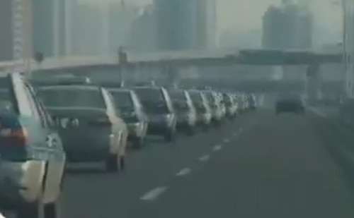 青岛的哥停运抗议 滴滴专车 运管扣两辆专车