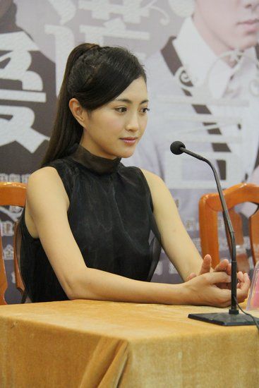 包文婧演绎奇女子图片