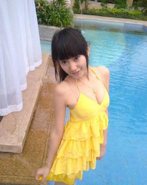 组图:海南大学90后美女写真-中国学网-中国IT综合