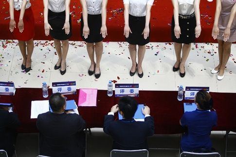 头等舱空姐的收入秘密_空姐专业的收入