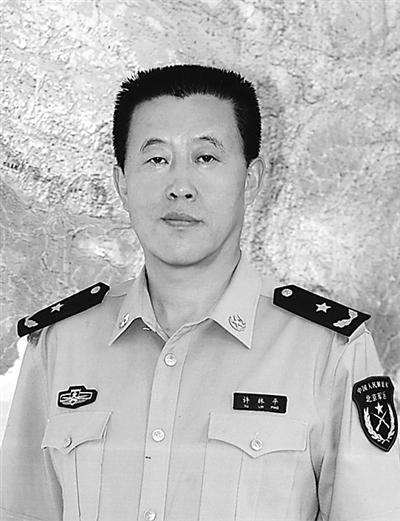 驻保定的解放军66393部队更换部队长(图)