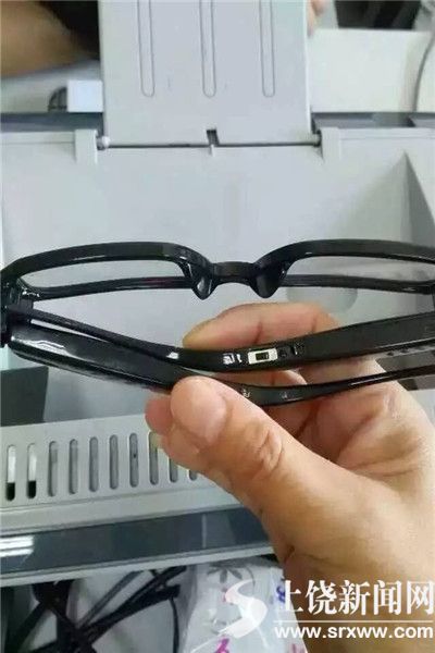 驾考科目一现作弊神器 摄像头装眼镜上