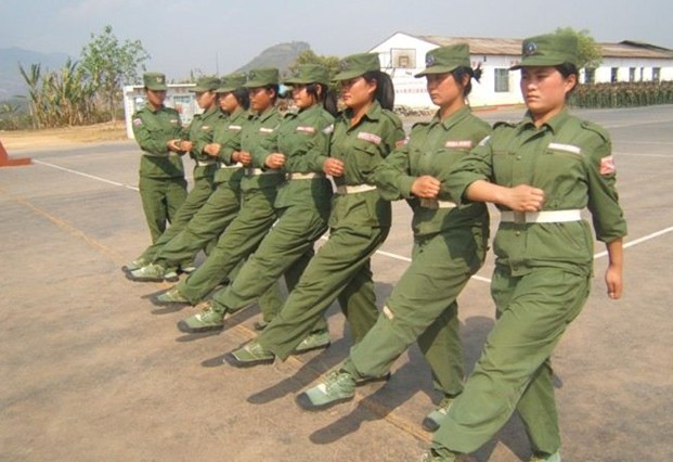 难得一见的<em>果敢</em>军<em>女兵</em>操训照片