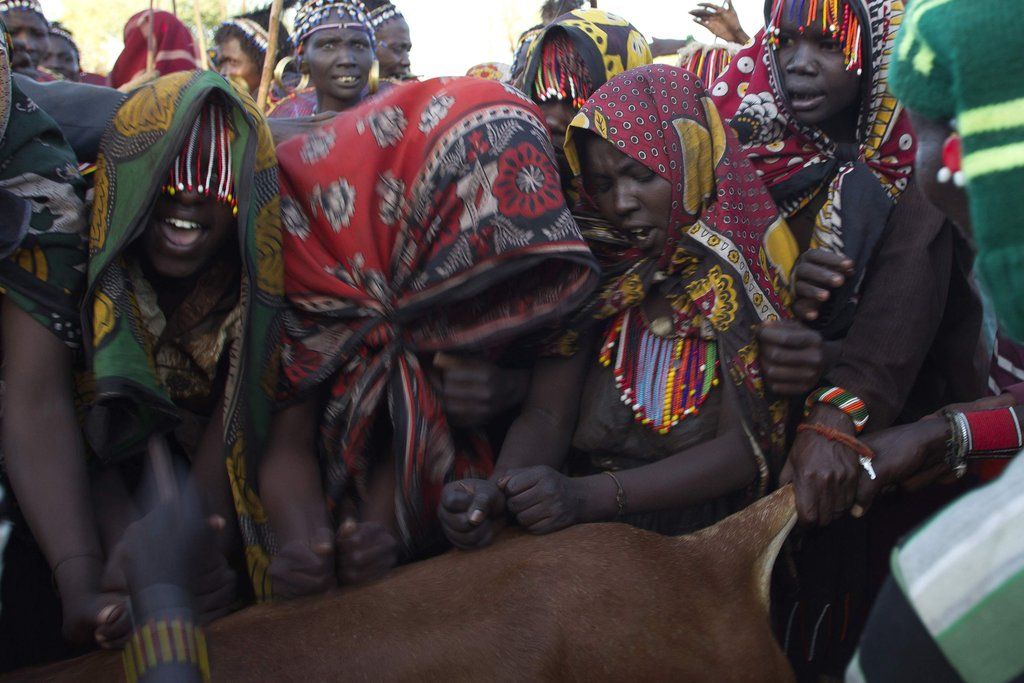 肯尼亚习俗 父母卖女换牛羊