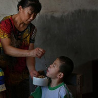 寄养的孤残儿童