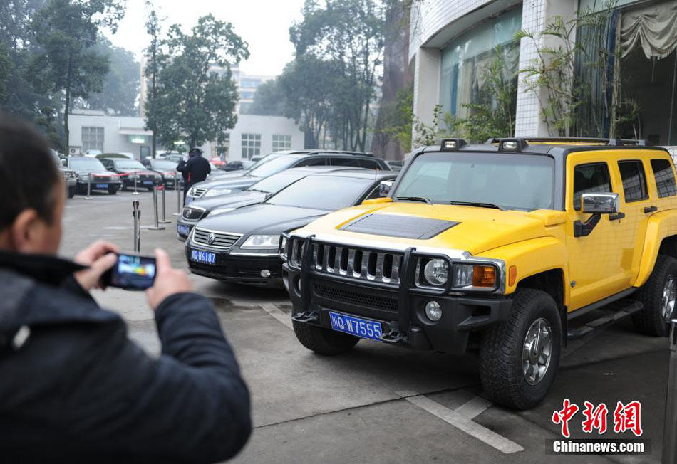 四川一国企拍卖343辆公车