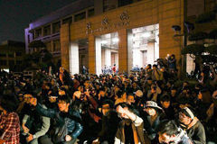 台湾学生夜闯行政院