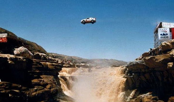 纪念亚洲第一飞人柯受良 飞跃黄河壶口瀑布