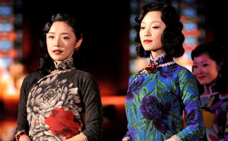 《金陵十三钗》首映 倪妮率领“十三钗”华丽登场