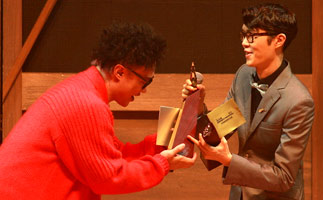 [高清]方大同称霸叱咤乐坛颁奖礼 陈奕迅颁奖