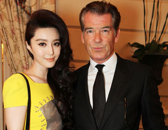 范冰冰与老牌007巴黎同场观秀