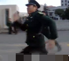 解放军追cnn记者