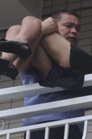 警察救女