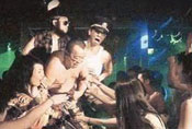 富婆夜总会寻欢 男人都是我的！