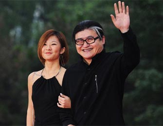 《富春》首映：刘欢携女儿亮相</