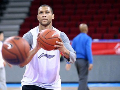 北京男篮他乡遇故知 重逢莫里斯偶遇郎平