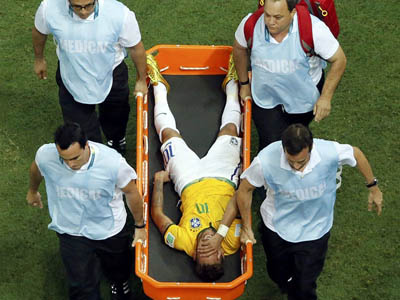 内马尔严重受伤离场 恐缺席与德国半决赛|内马