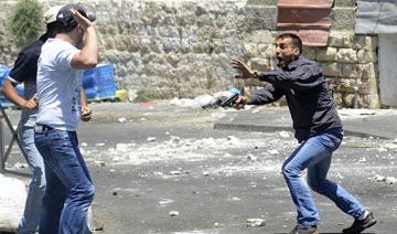 以色列便衣警察向平民开枪