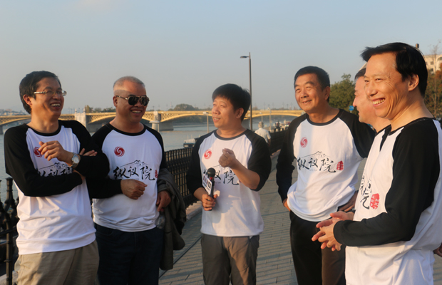 信力建:戈尔巴乔夫解放俄罗斯解放东欧