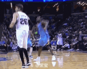 nba每日一囧:哈登被小弟篡权 邓肯脑抽球砸波波