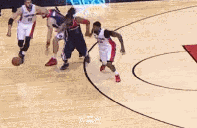 nba每日一囧:杜兰特裤裆被掏 假摔技术大pk