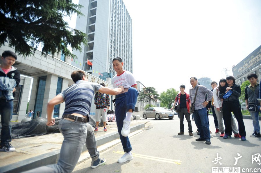 收入证明_日本人的收入水平(3)