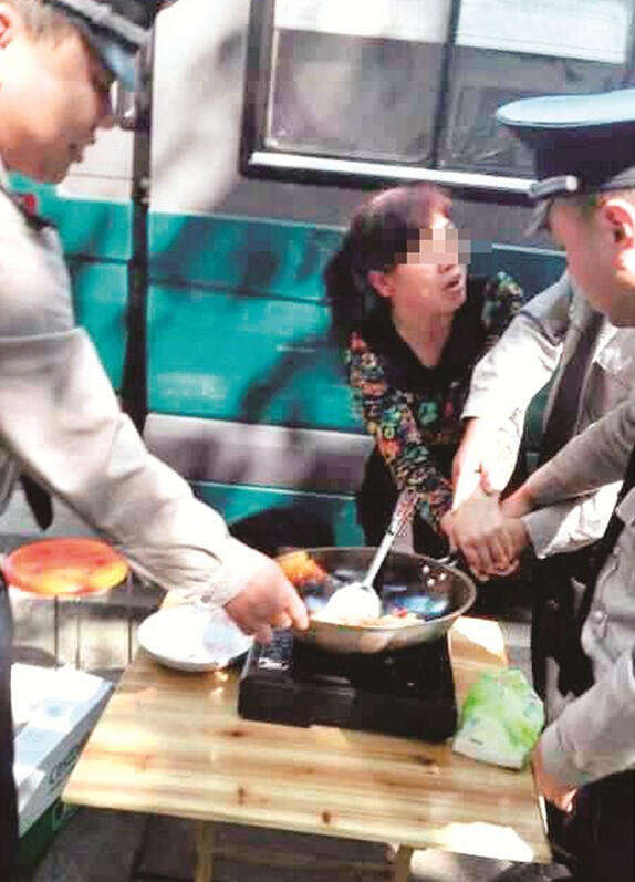 小孩子做饭用的锅 re_562d62d35b729.jpg