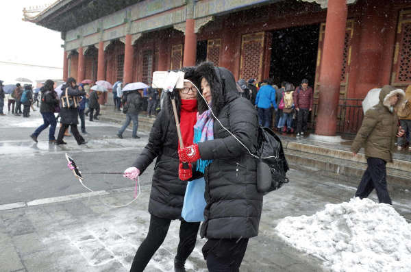 北京大雪 故宫景区爆满