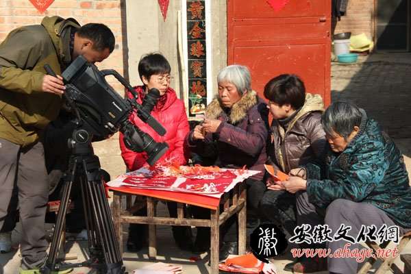 文化共享工程到亳州城父拍摄民间剪纸技艺技