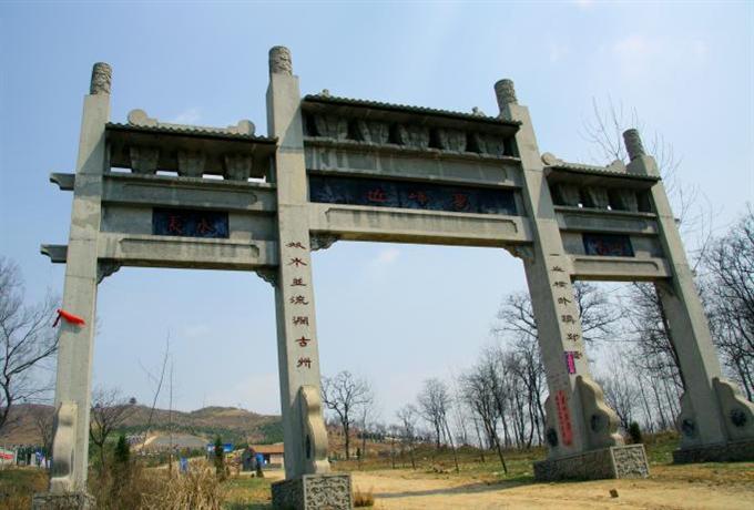 徐州 徐州生活 睢宁岠山景区 岠山原名峄阳山,后因葛洪在此炼丹,改成