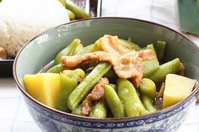 家常滋味 土豆芸豆烧肉片