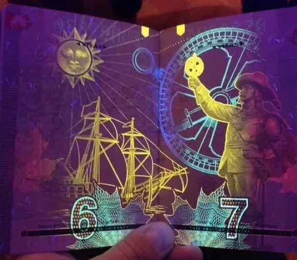 肉眼看不到的护照美景 中国护照非常亮眼