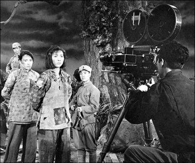 《<em>白毛女</em>》主演<em>田华</em>:演喜儿就是演我自己_娱