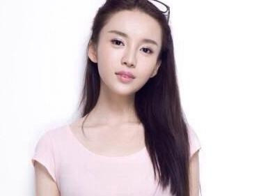 杨坤新女友是谁资料揭秘  鲁筱冉 私房照微博背