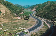 陕西高速公路建设与经济同行